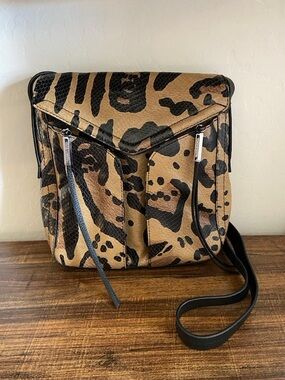 Leopard Print Crossbody Bucket Bag - Black & Tan